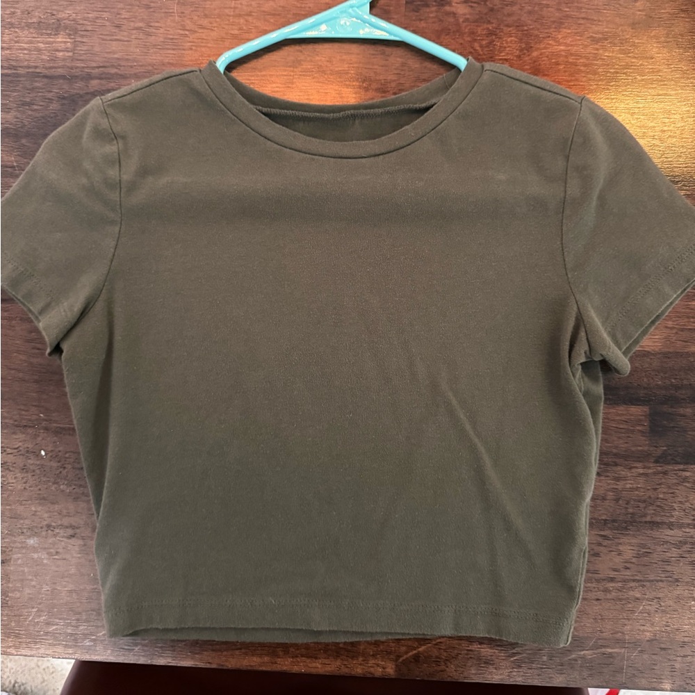 green crop top
